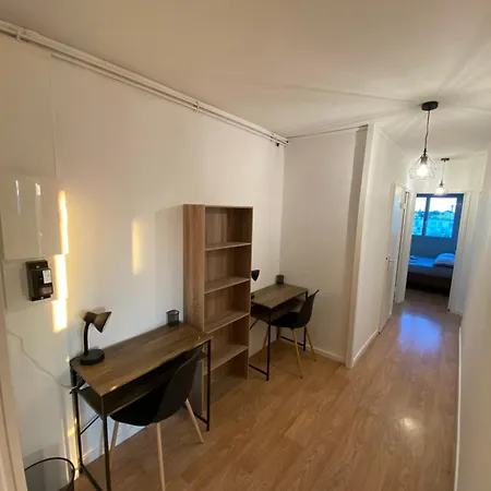 Spacieux - 10' Gare Apartment