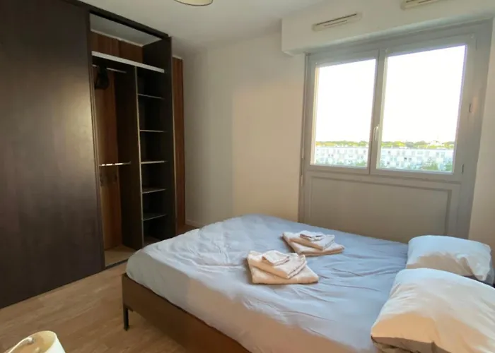 Spacieux - 10' Gare Lägenhet